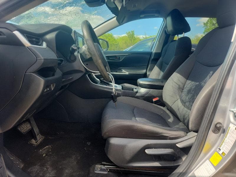 2020 TOYOTA RAV4 LE 7