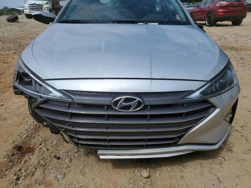 2019 HYUNDAI ELANTRA SEL 11