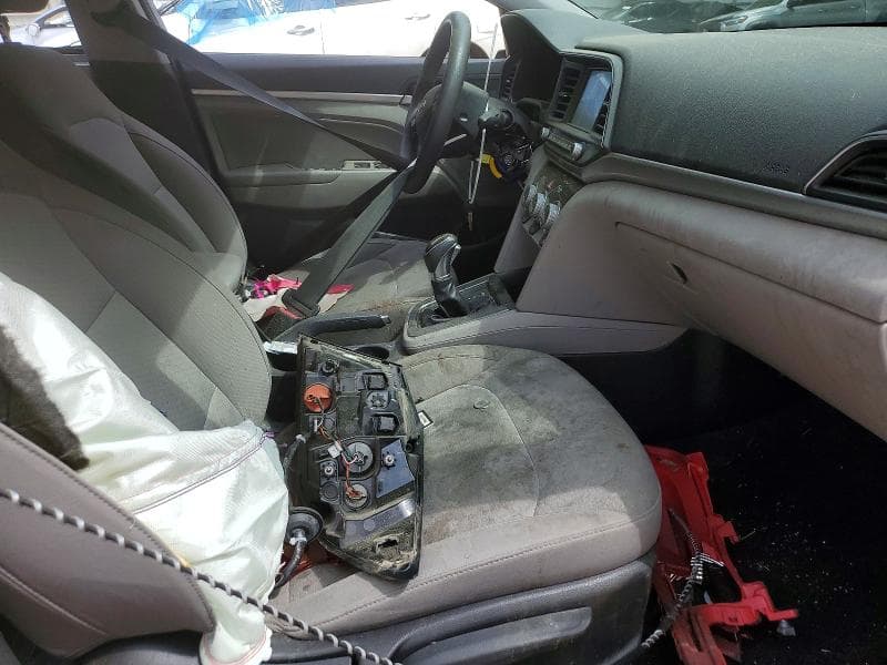 2019 HYUNDAI ELANTRA SEL 7