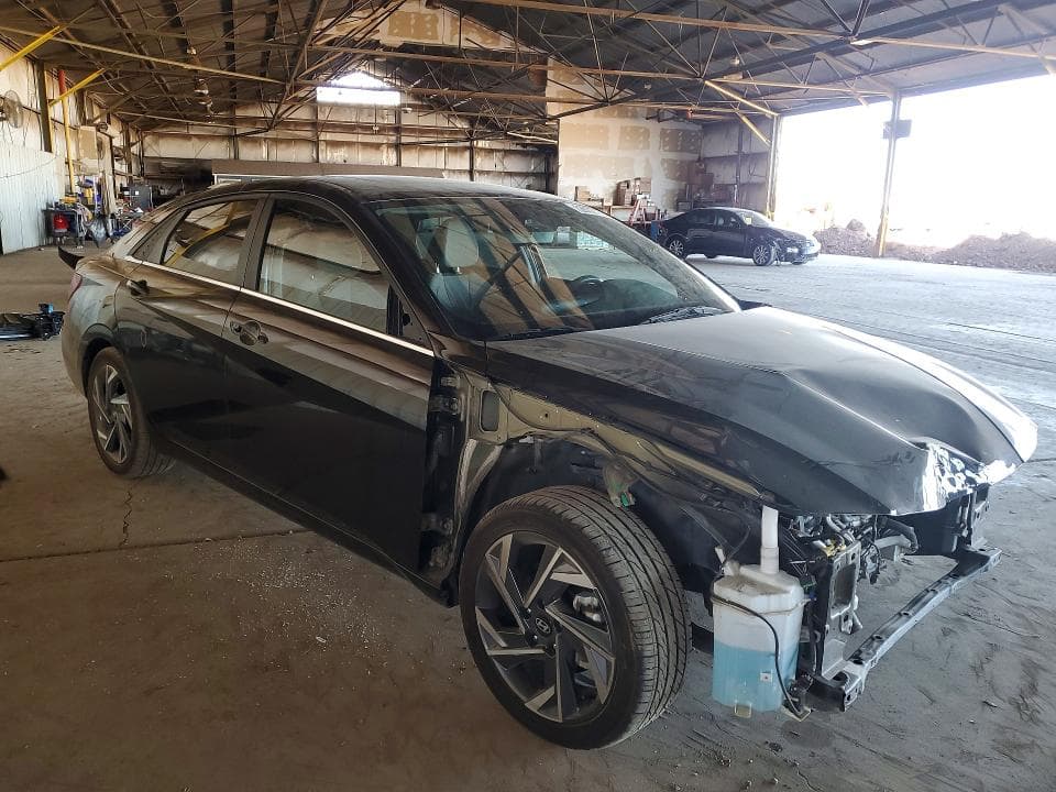 2024 HYUNDAI ELANTRA SEL 4