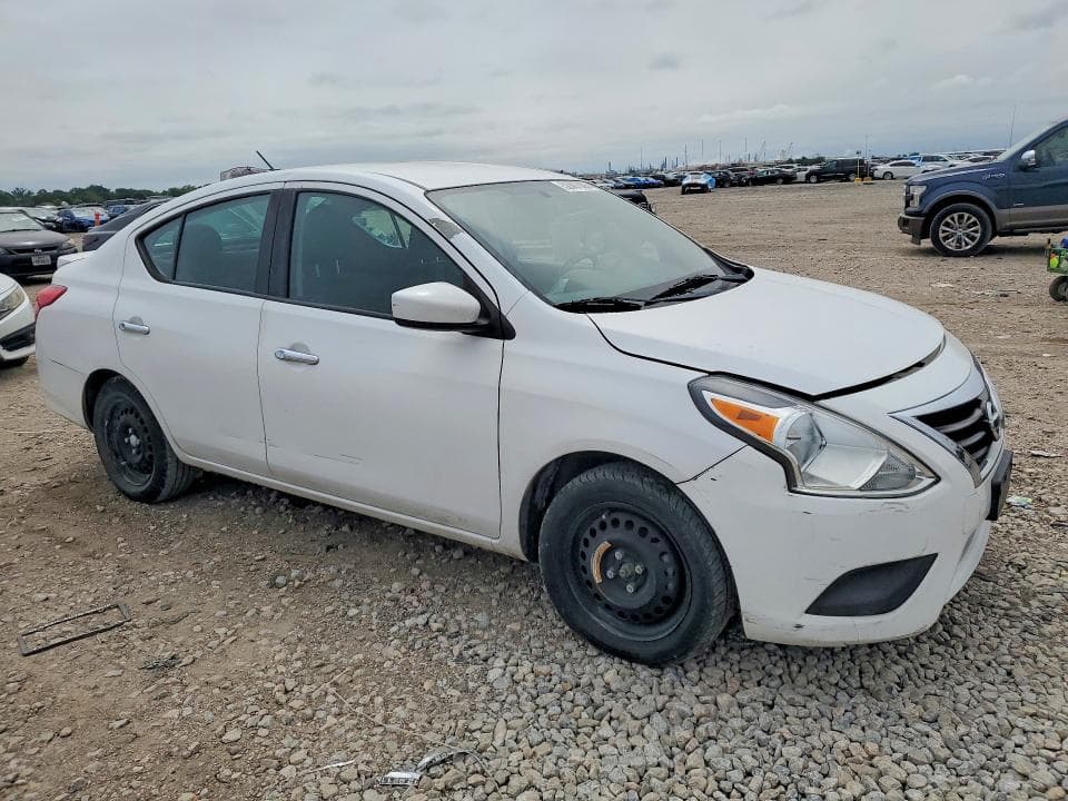 2019 NISSAN VERSA SV SV 5