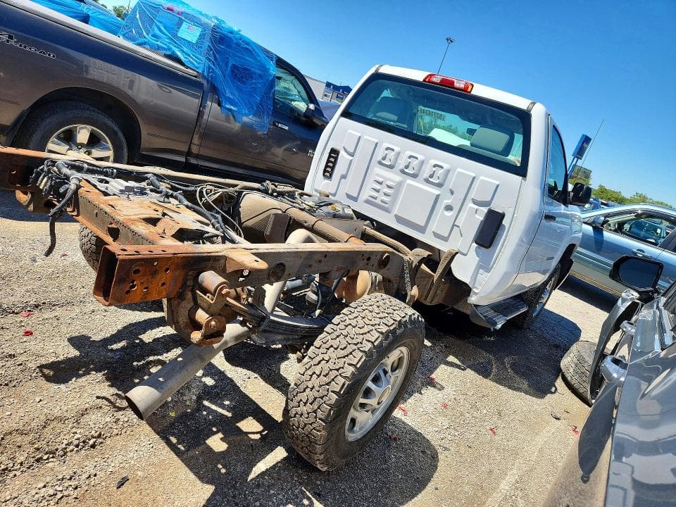 2017 CHEVROLET SILVERADO K2500  CAB & CHASSIS C1500 HEAVY DUTY 3