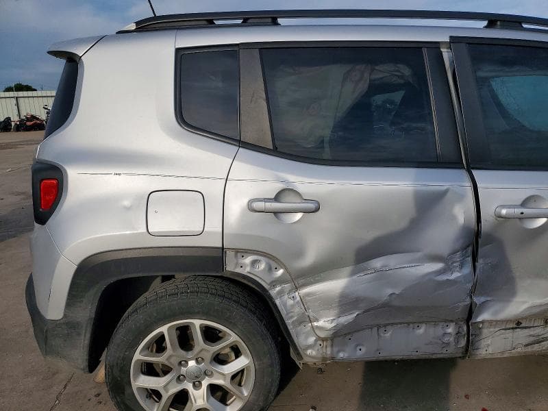 2018 JEEP RENEGADE LATITUDE 11