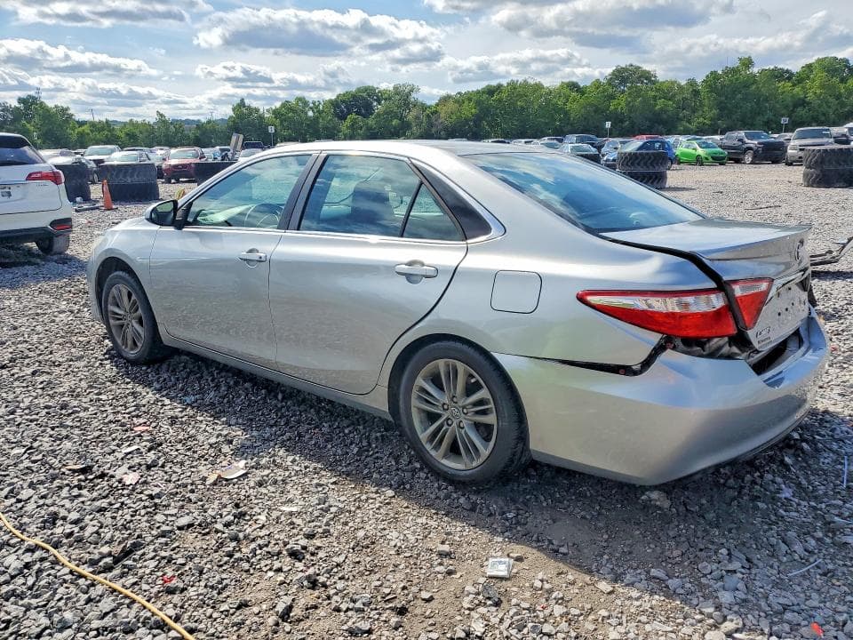 2017 TOYOTA CAMRY SE 2