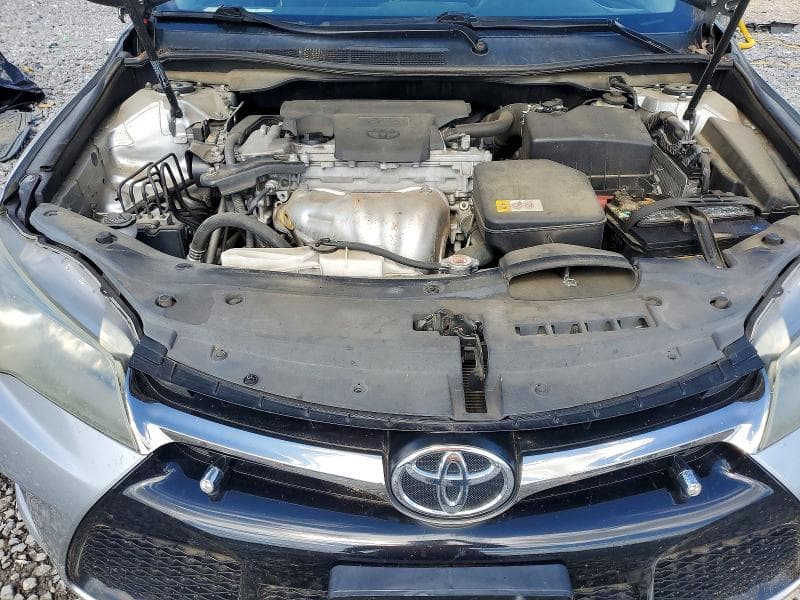 2017 TOYOTA CAMRY SE 11