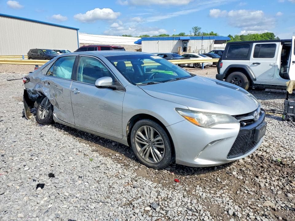 2017 TOYOTA CAMRY SE 4