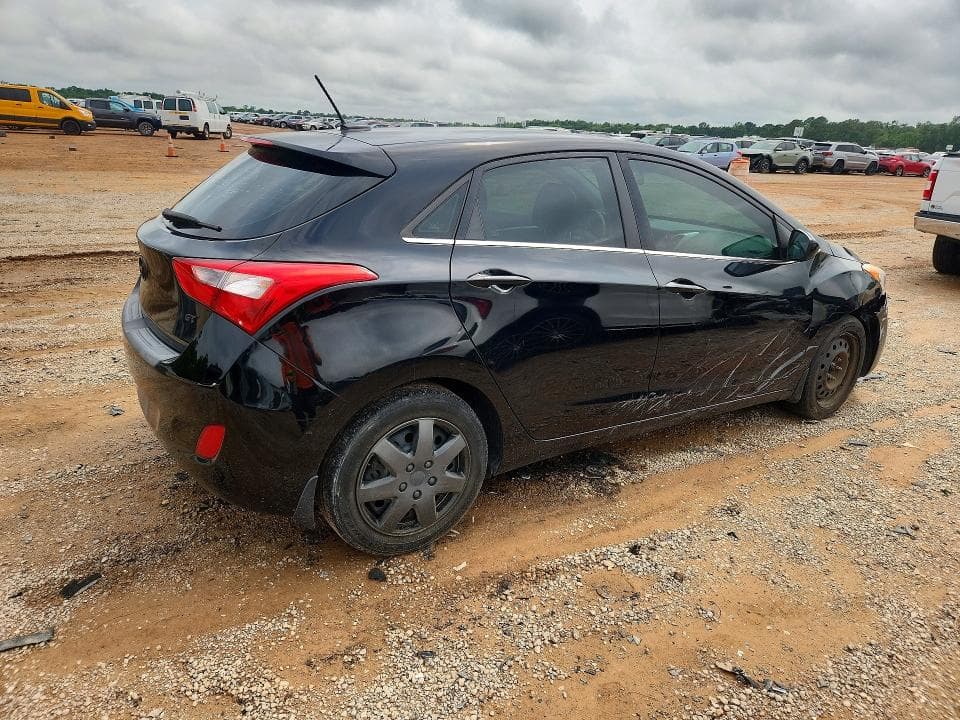 2017 HYUNDAI ELANTRA 3