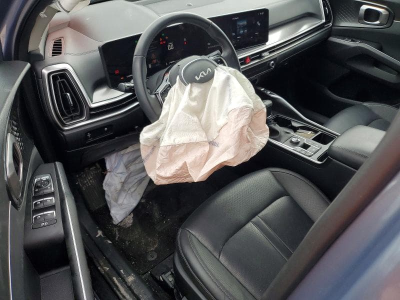 2025 KIA SORENTO S 8