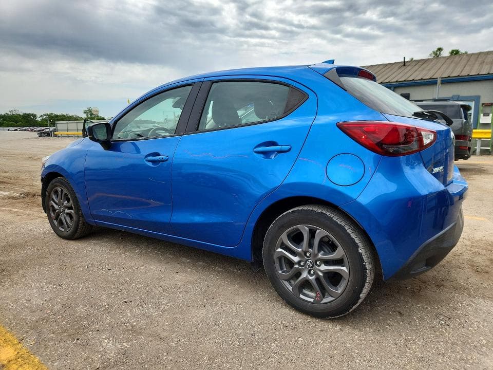 2020 TOYOTA YARIS HATCHBACK XLE 2