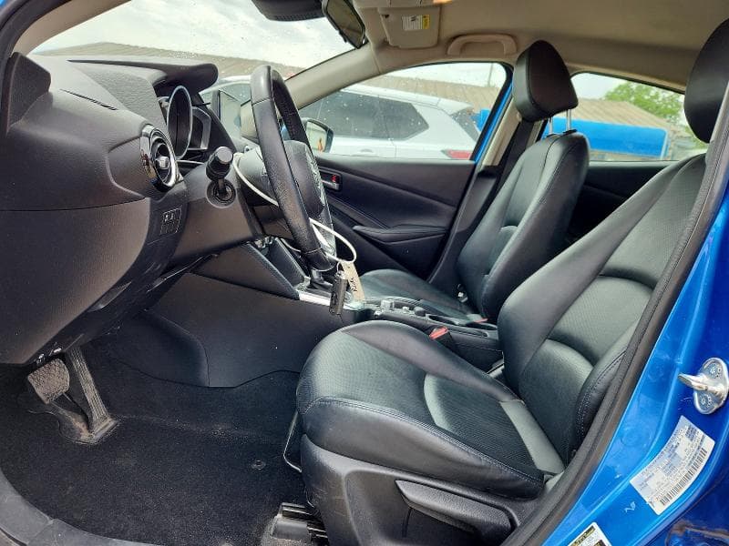 2020 TOYOTA YARIS HATCHBACK XLE 7