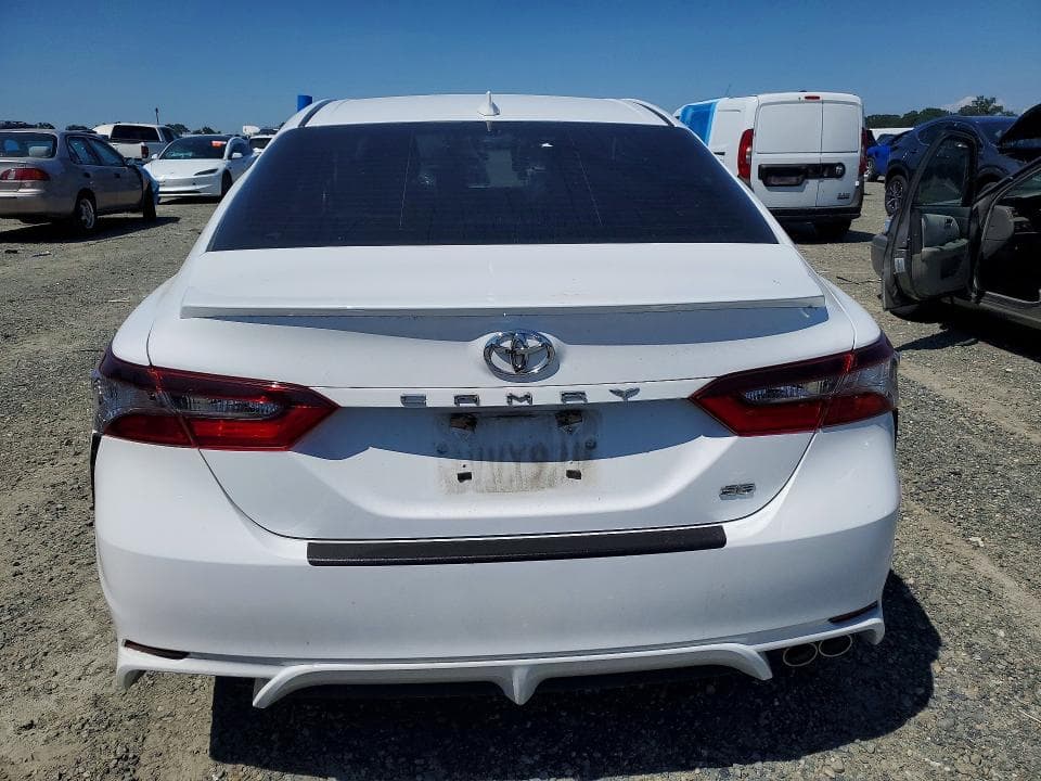2021 TOYOTA CAMRY SE 6
