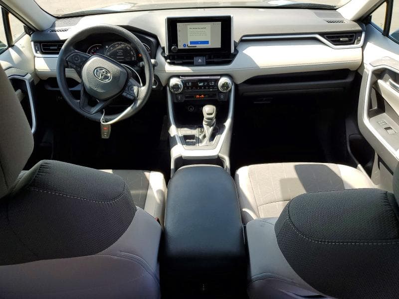 2025 TOYOTA RAV4 XLE XLE 8