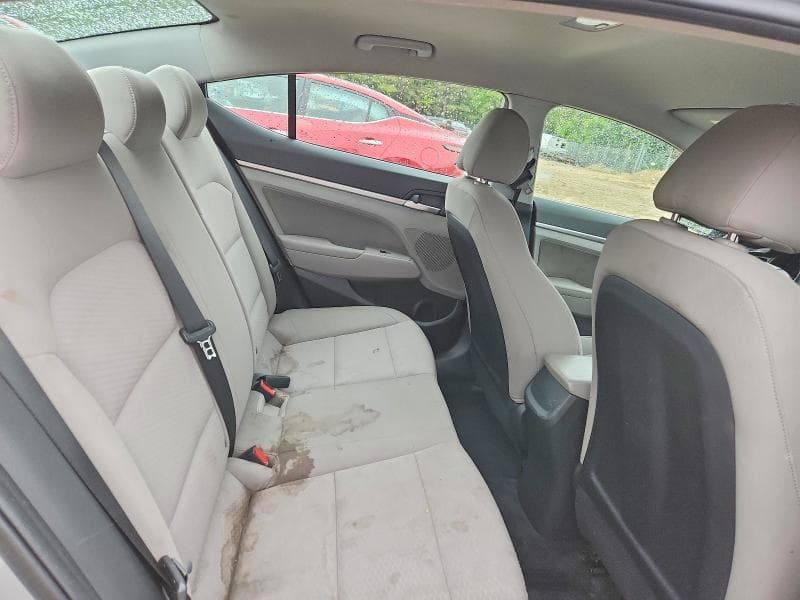2020 HYUNDAI ELANTRA SEL 10