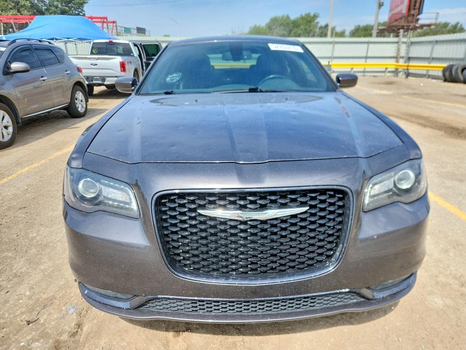 2019 CHRYSLER 300 S 5