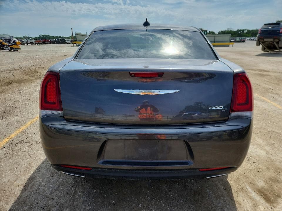 2019 CHRYSLER 300 S 6