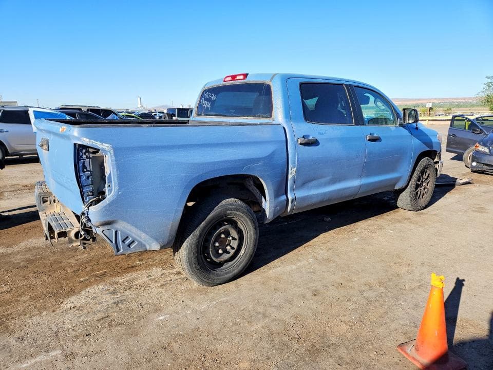 2017 TOYOTA TUNDRA SR5 3