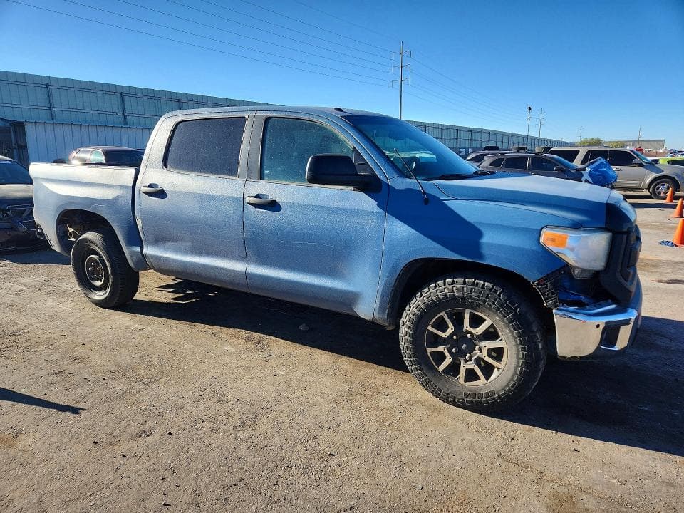 2017 TOYOTA TUNDRA SR5 4
