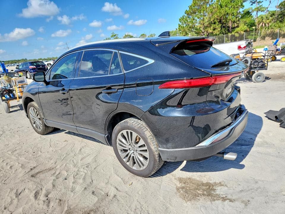 2022 TOYOTA VENZA XLE 2
