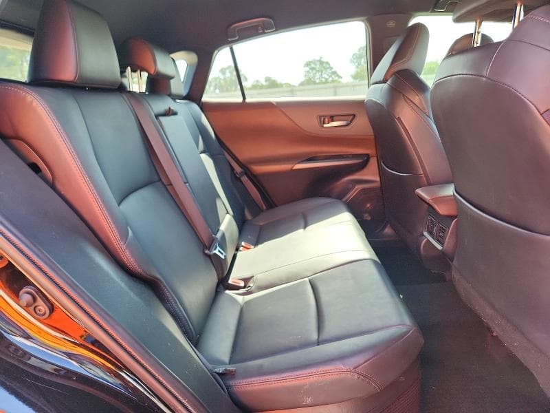 2022 TOYOTA VENZA XLE 11