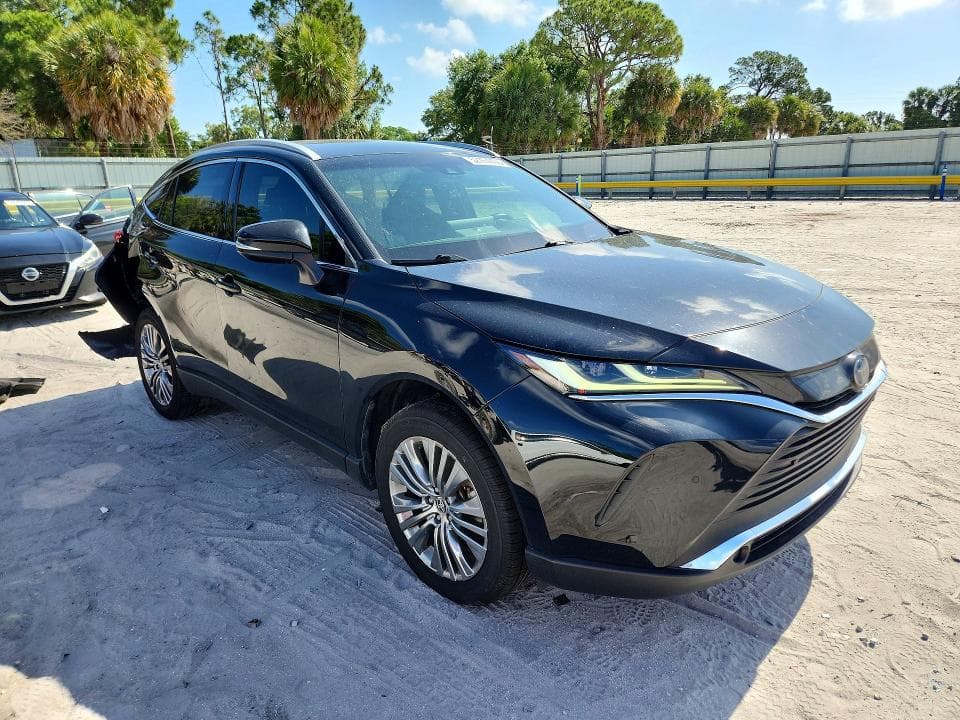 2022 TOYOTA VENZA XLE 4
