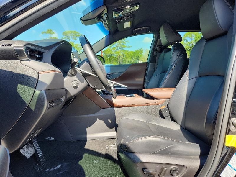 2022 TOYOTA VENZA XLE 7