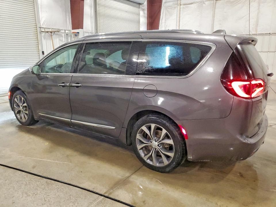 2017 CHRYSLER PACIFICA LIMITED 2