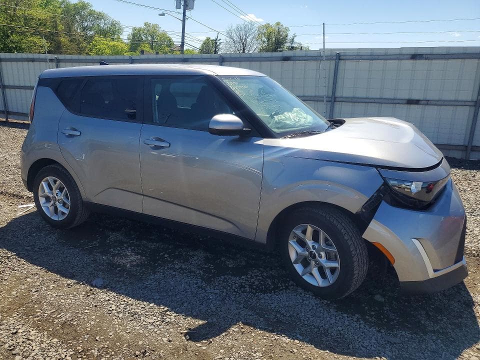 2023 KIA SOUL LX 4