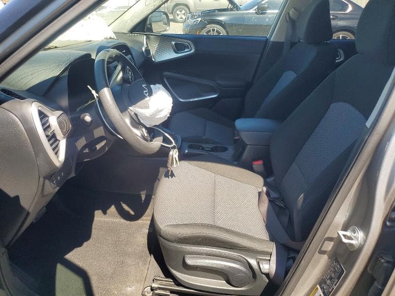2023 KIA SOUL LX 7