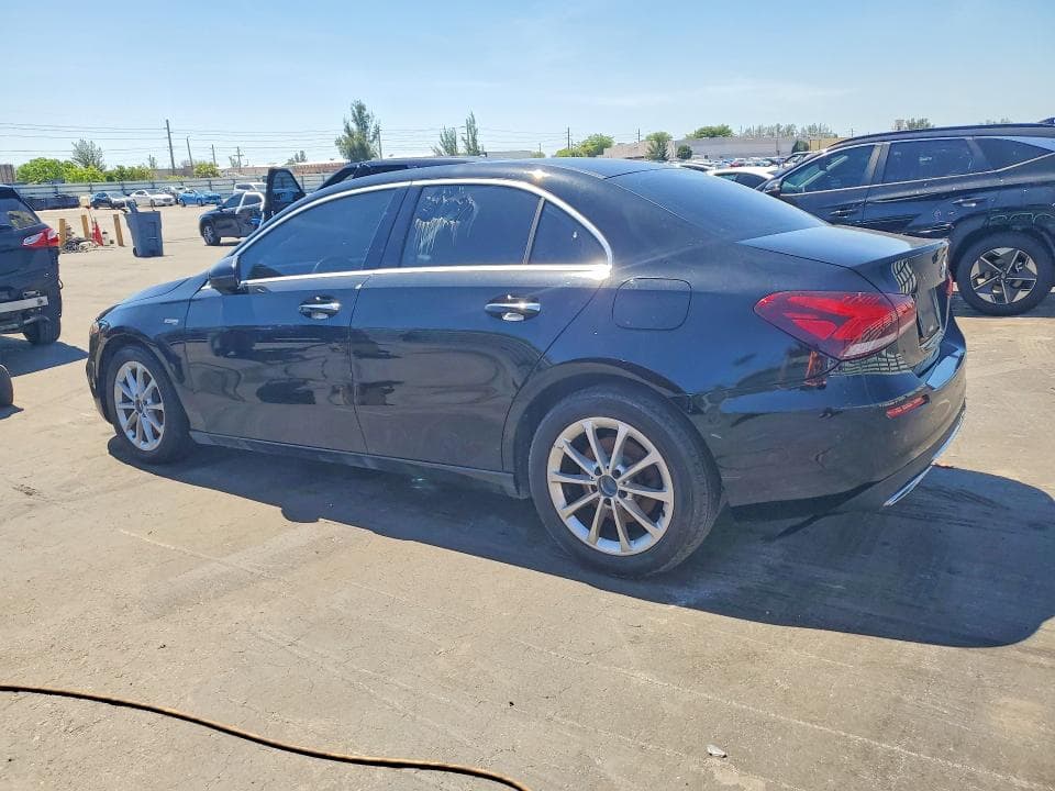 2019 MERCEDES-BENZ A 220 3