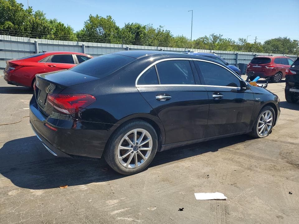 2019 MERCEDES-BENZ A 220 4