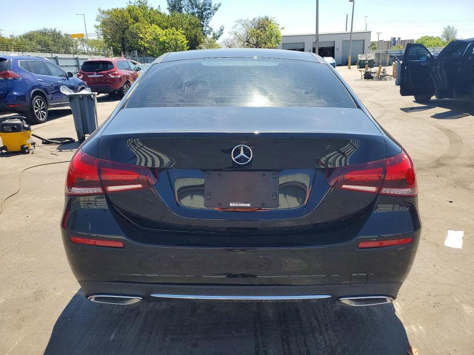 2019 MERCEDES-BENZ A 220 7