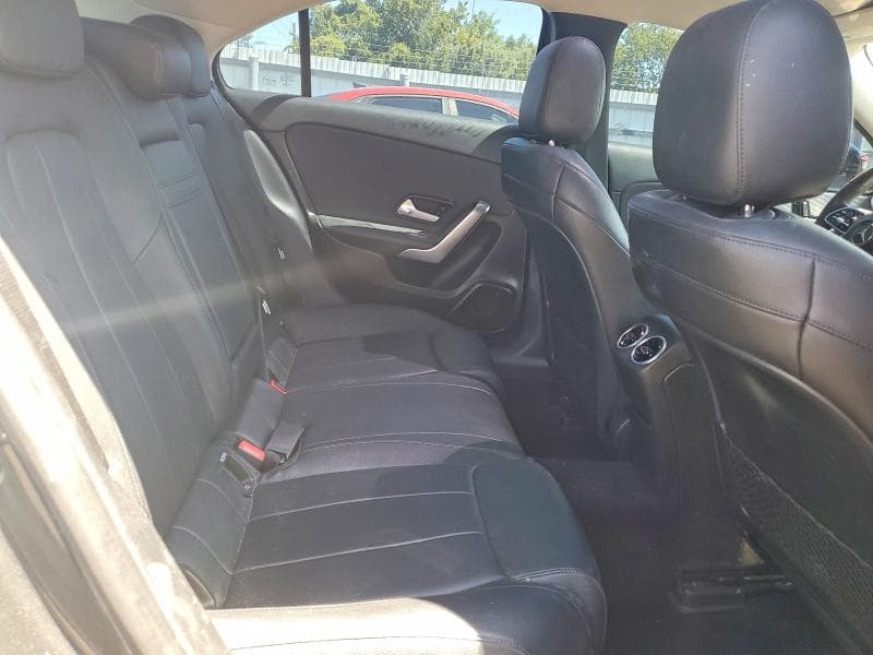 2019 MERCEDES-BENZ A 220 11