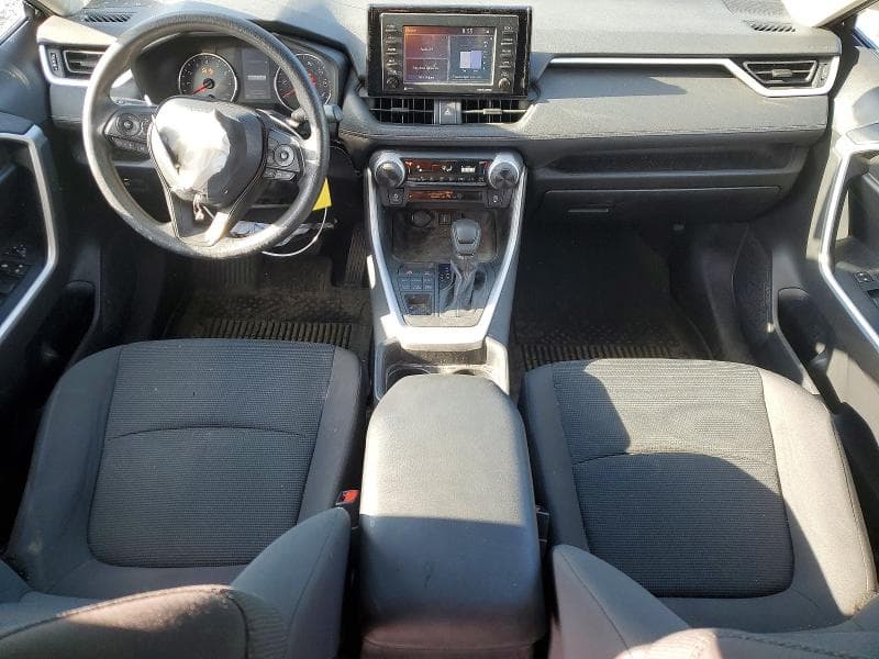2021 TOYOTA RAV4 LE LE 8