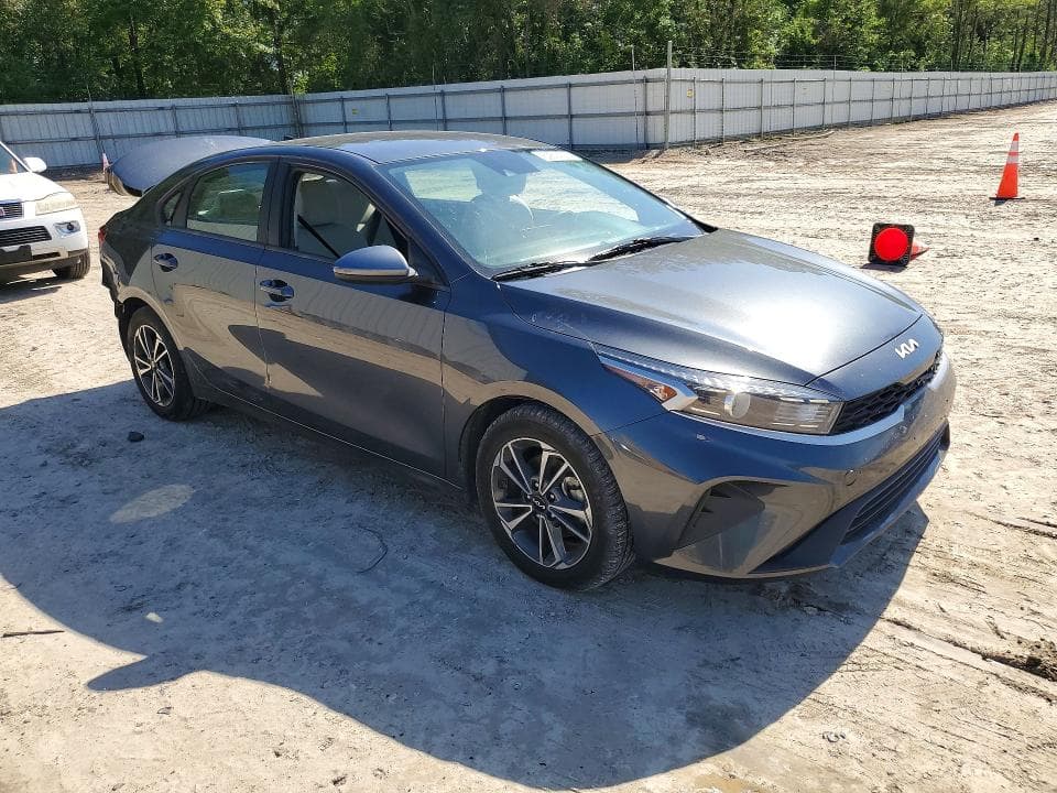 2022 KIA FORTE LXS 4