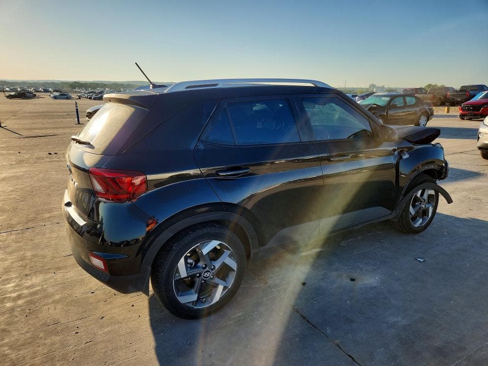 2024 HYUNDAI VENUE SEL 3