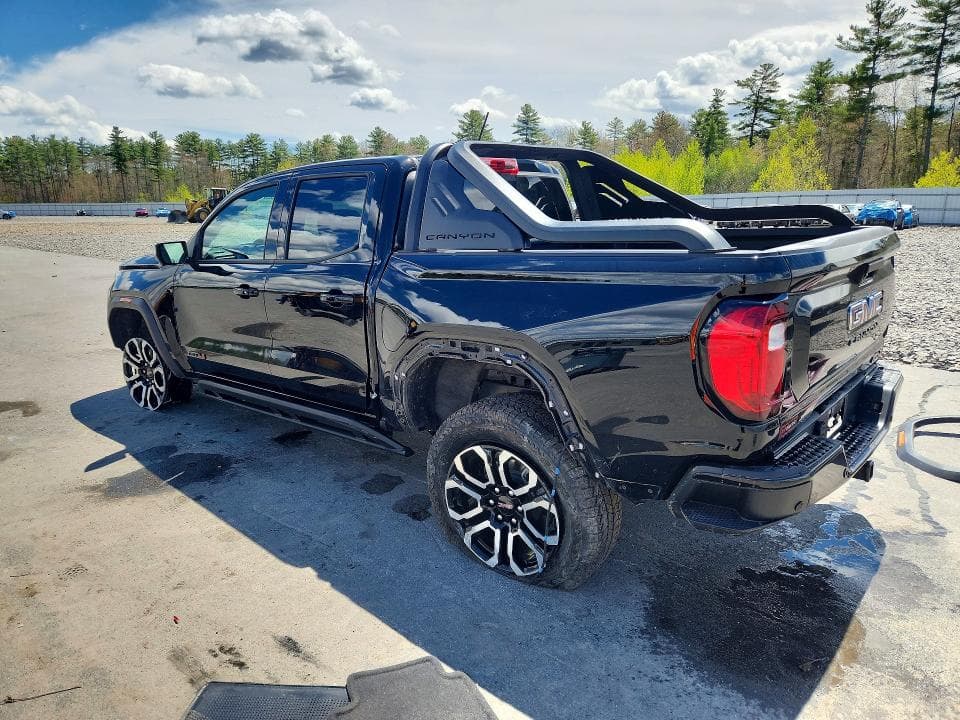 2025 GMC CANYON AT4 2