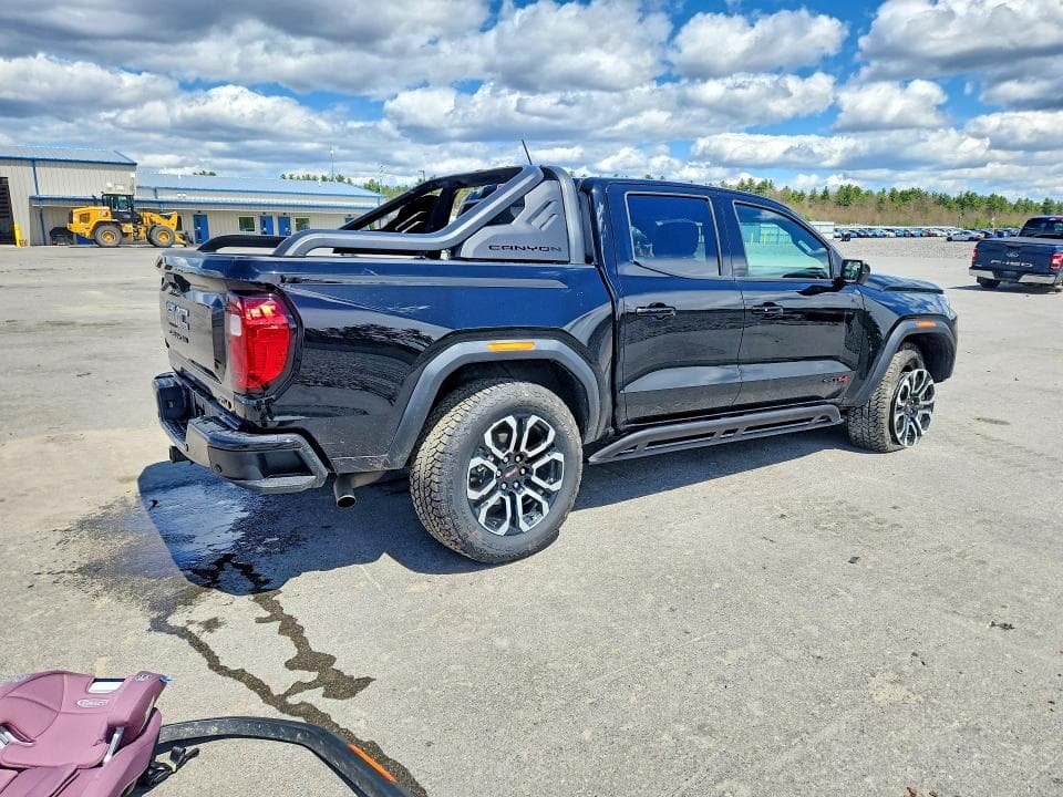2025 GMC CANYON AT4 3