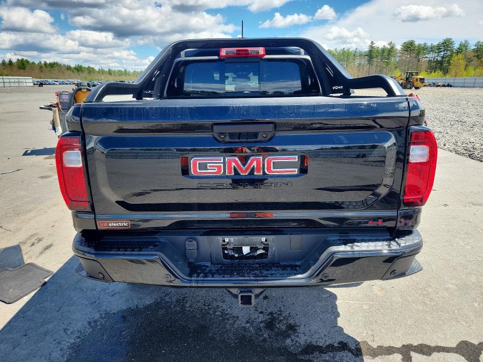 2025 GMC CANYON AT4 6
