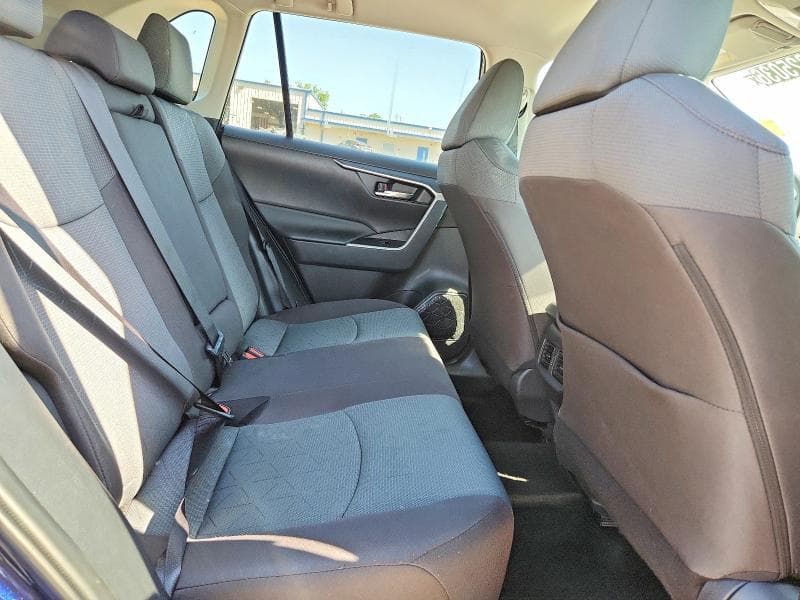 2025 TOYOTA RAV4 XLE 11