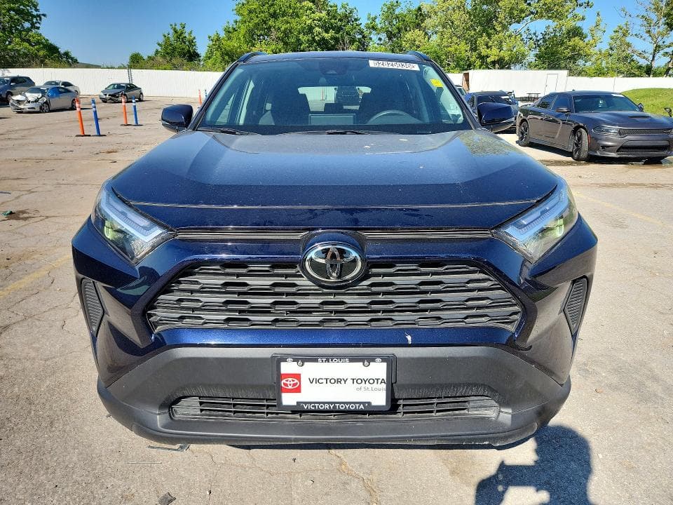 2025 TOYOTA RAV4 XLE 5
