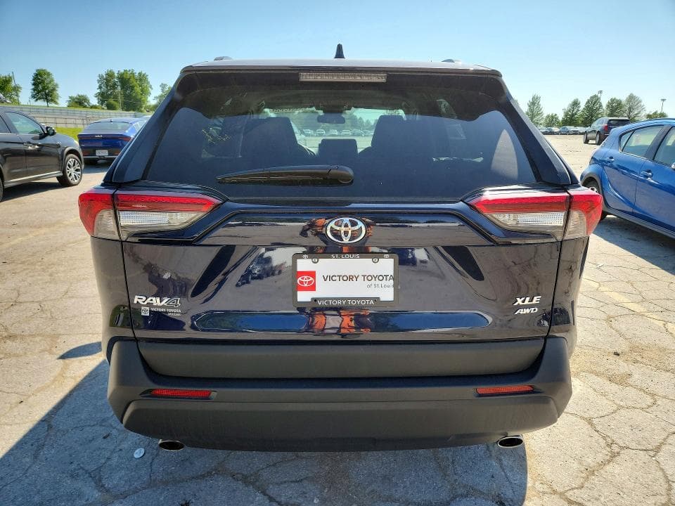 2025 TOYOTA RAV4 XLE 6
