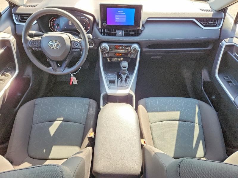 2025 TOYOTA RAV4 XLE 8