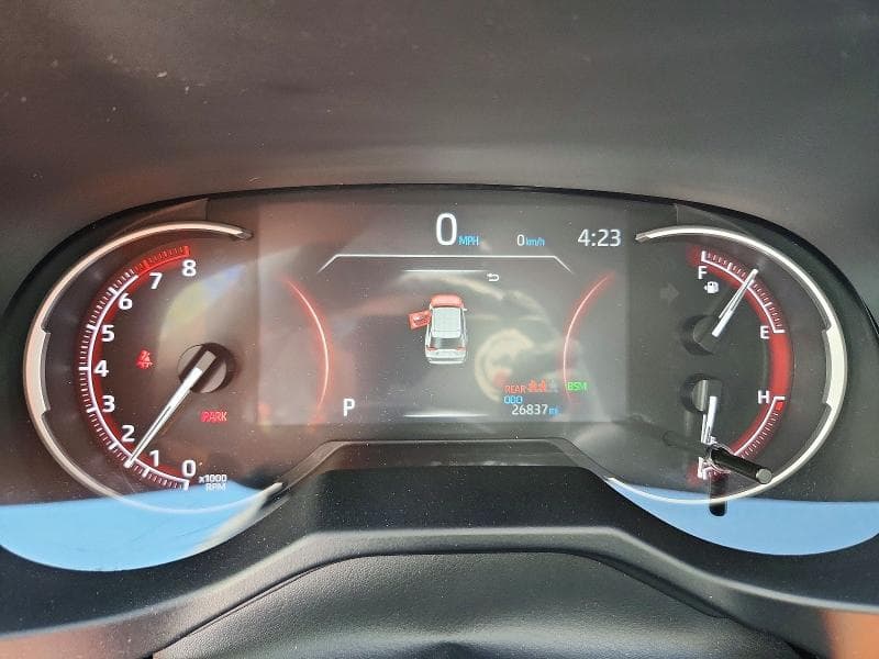 2025 TOYOTA RAV4 XLE 9