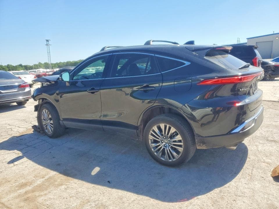 2023 TOYOTA VENZA XLE 2