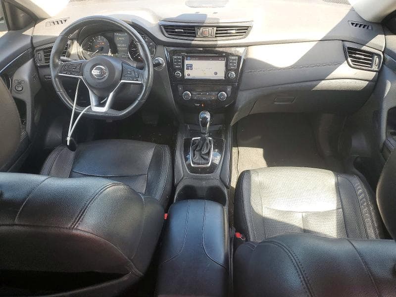 2017 NISSAN ROGUE SL 8