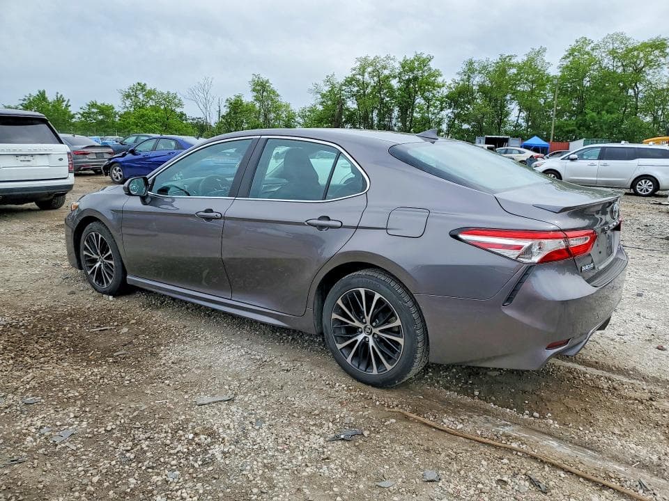 2020 TOYOTA CAMRY SE SE 3