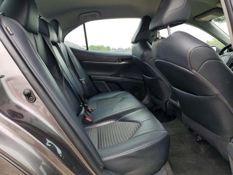 2020 TOYOTA CAMRY SE SE 11