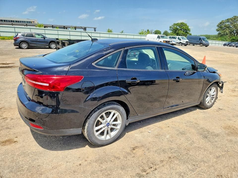 2017 FORD FOCUS SE 3