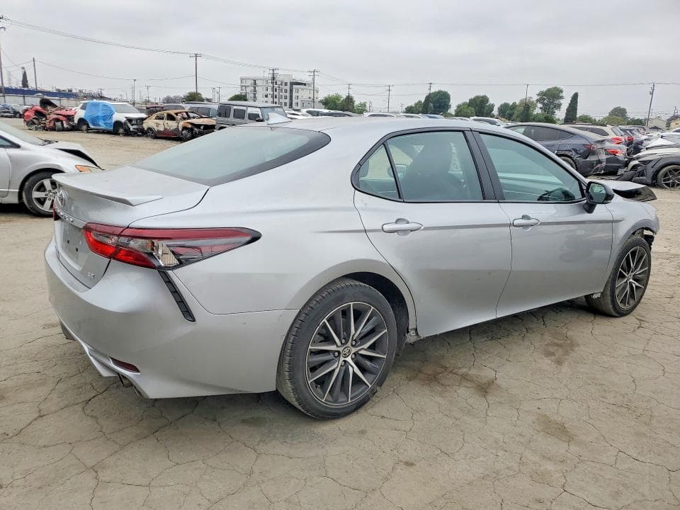 2024 TOYOTA CAMRY SE 3