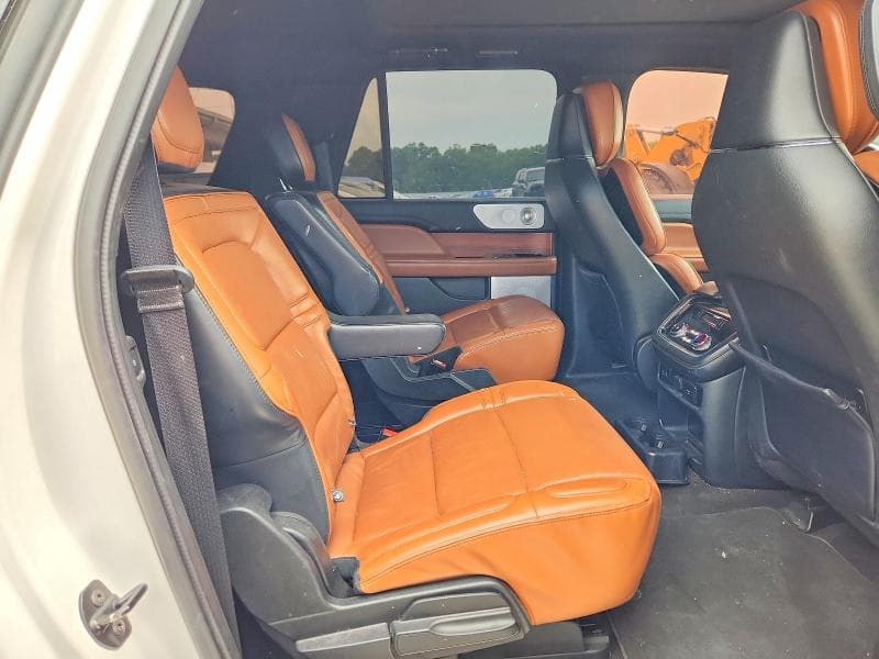 2019 LINCOLN NAVIGATOR L RESERVE 11